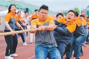 黑白体育app下载-为“小哥”办场运动会（镜头里的体育故事）|外卖|成都|体质|足球|成都市_新浪体育_新浪新闻